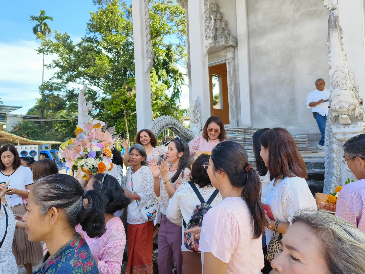 ทอดกฐิน