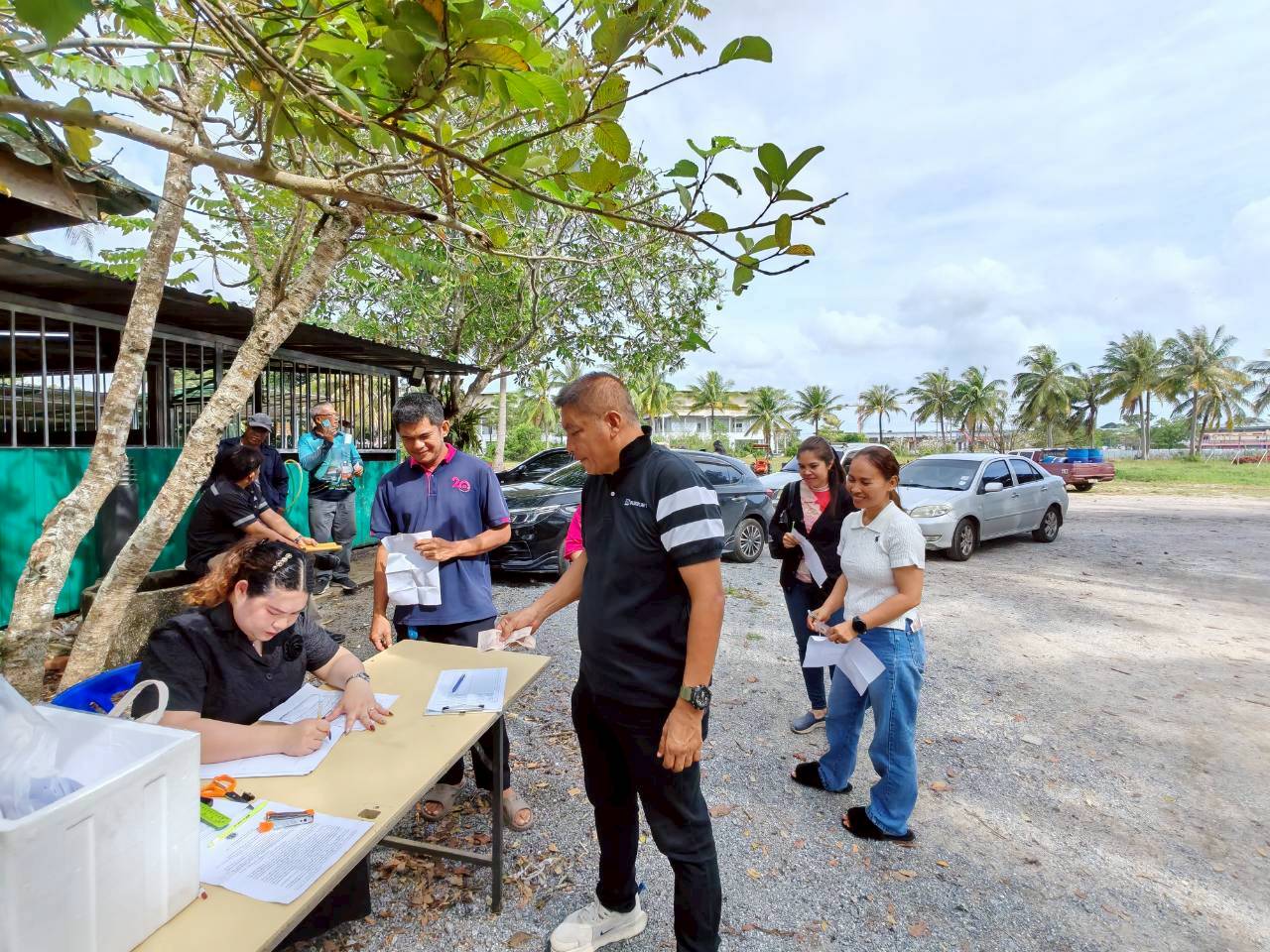 ขายทอดตลาด