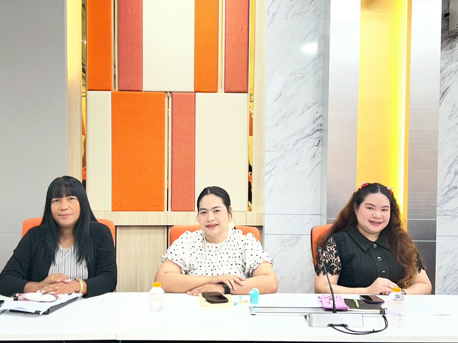 ประชุมนำเสนอขั้นตอนพัสดุ ศกพ.