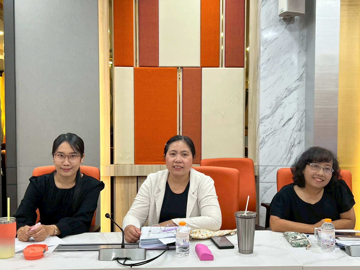 ประชุมนำเสนอขั้นตอนพัสดุ ศกพ.