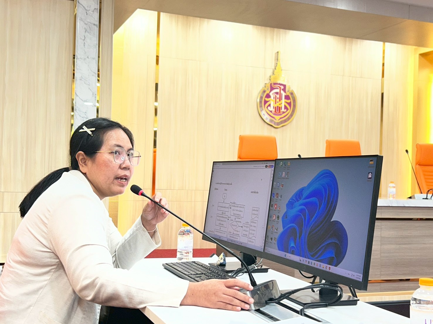 ประชุมนำเสนอขั้นตอนพัสดุ ศกพ.