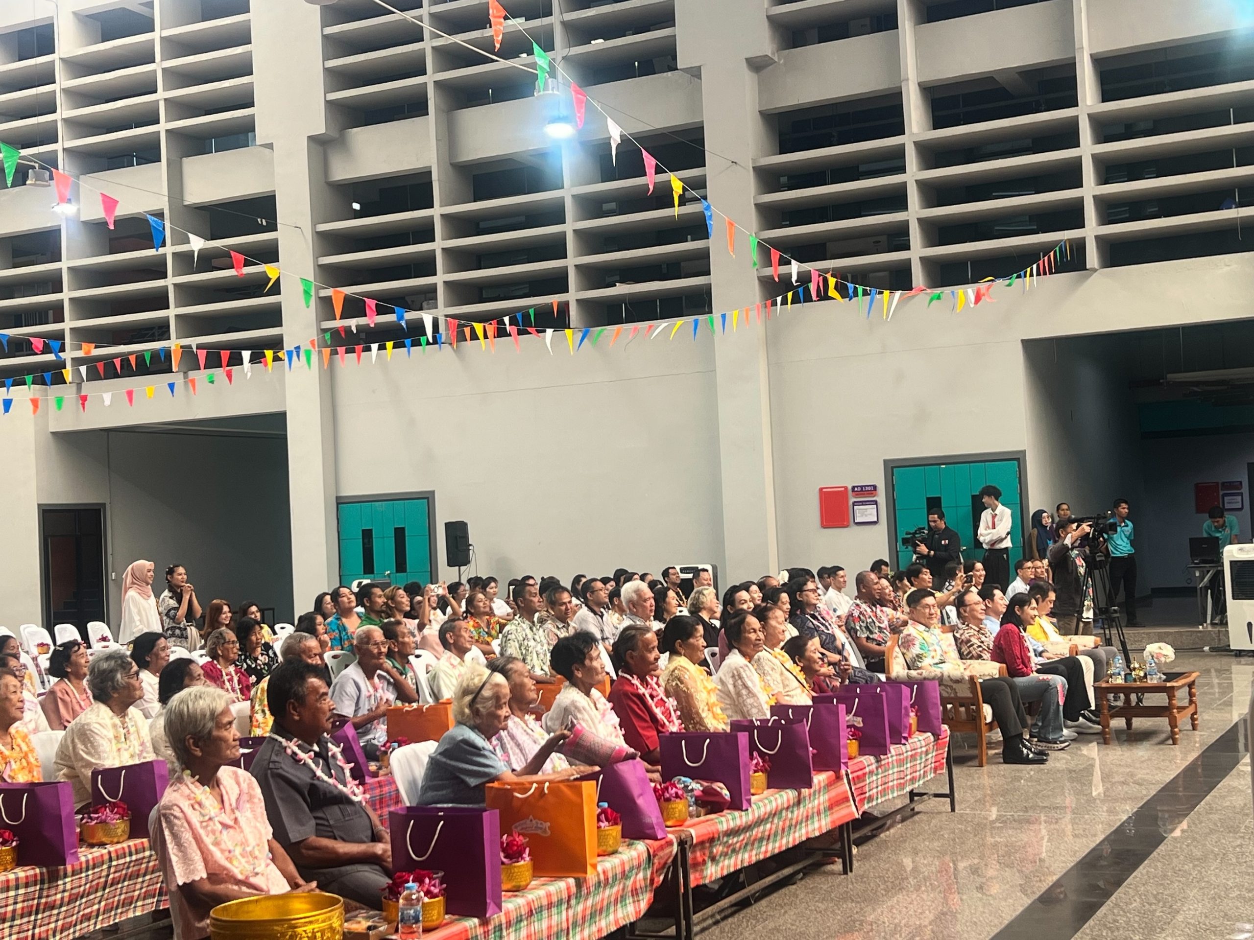 สงกรานต์ มวล. 69